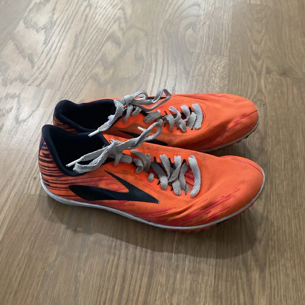 Brooks Men’s Mach 18 Orange Pink Spikeless Outdoor Track Running Spikes